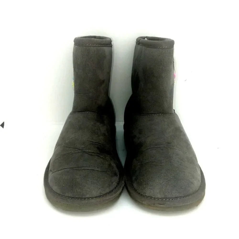 Childrens Place Girls Pre-owned Gray Faux Fur Lined w/Hearts on Side Boots-sz. 1
